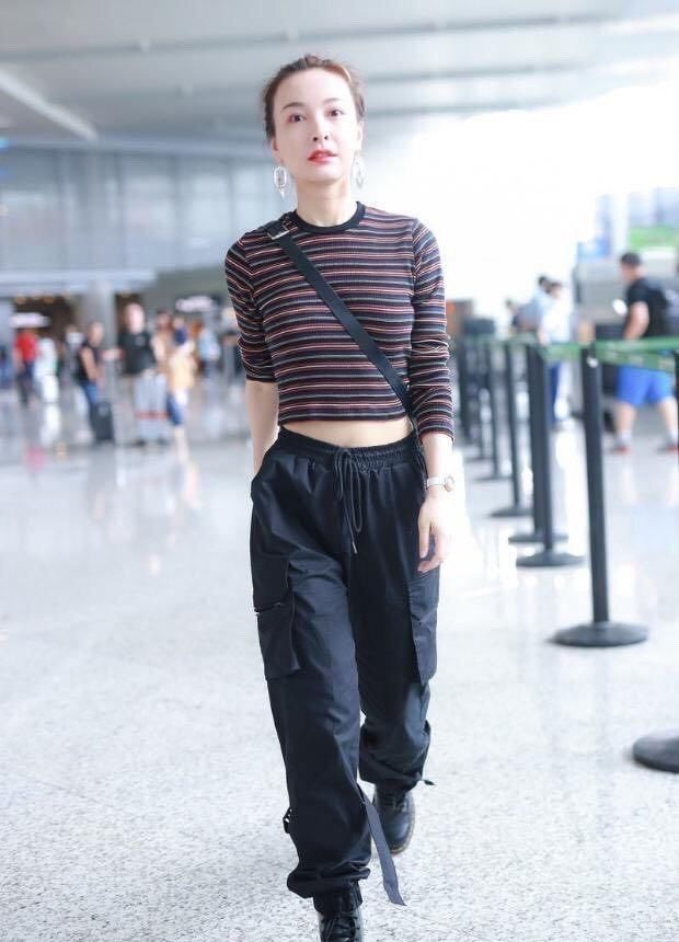  赵丽颖|吴昕和赵丽颖撞衫了！穿一条裤子，却暴露了少女和宝妈的区别