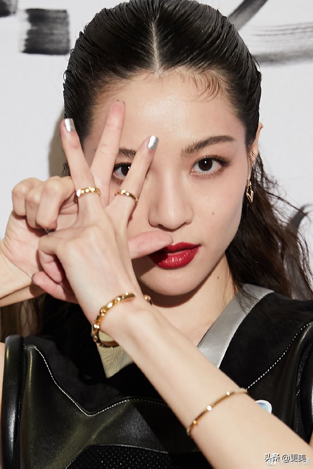  景甜|景甜笑看资源咖断层降级，这脸也吸金？