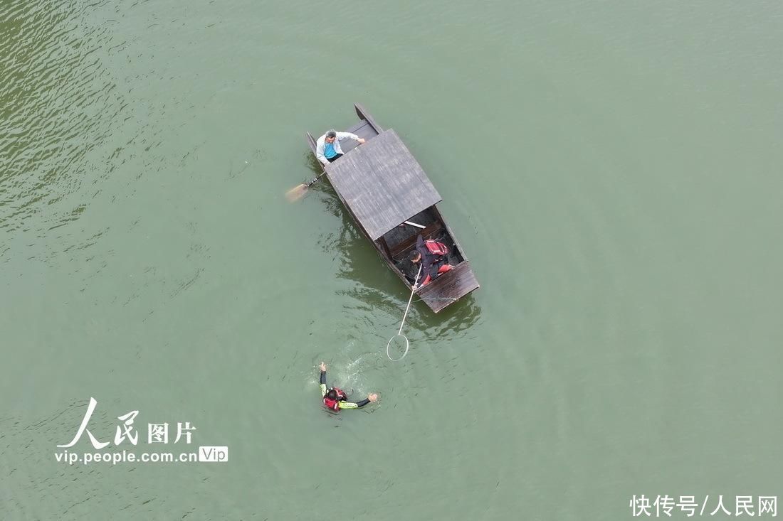 浙江德清：水上应急救援实战演练