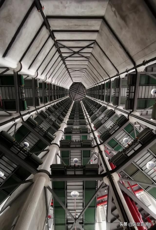 梦幻|画说重庆 这个梦幻立体的城市，将山水画卷描摹得愈加精致