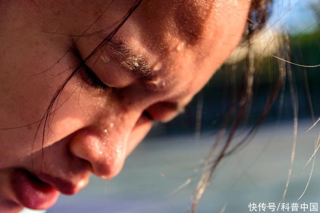 打完球全身痒起红疹(真有人对运动过敏！打个球就全身发痒、起红疹，甚至头晕休克……)