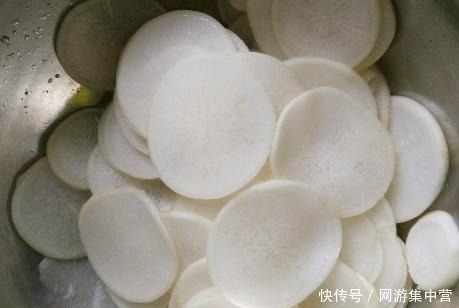 技巧|腌萝卜先放盐是不对的,教你1招技巧,萝卜脆爽更入味,吃着过瘾