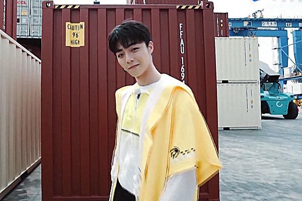  蔡徐坤|别的嘉宾出场蔡徐坤反应平淡，唯独对陈立农不同，自家兄弟使劲夸