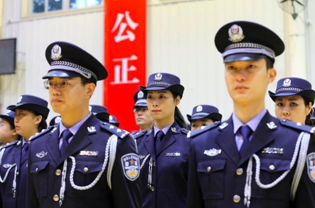 们中国|为什么抓捕到犯罪嫌疑人后,要给他们戴上头套呢?有什么用?