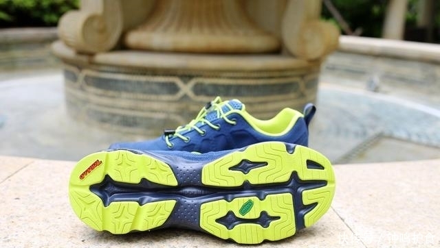 耐磨|岩石捉蟹防滑耐磨,下海摸鱼排水走沙,探路者仿生溯溪鞋评测