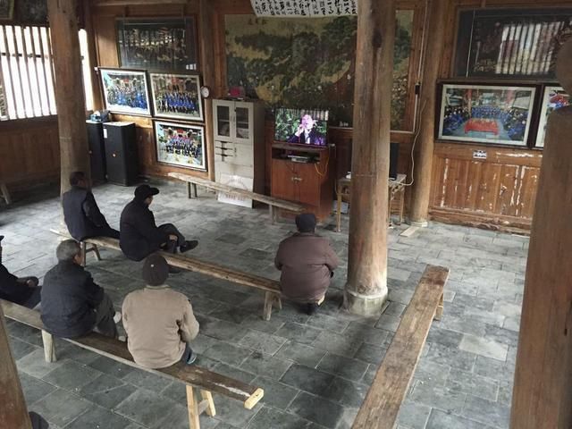  详细|厨师长教你：“温油烹花生米”，做法技巧详细讲解，香酥又好吃