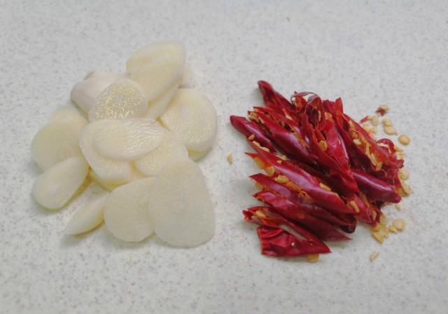  别错过|入伏后，吃这菜正当时，2元一把，清脆爽口，排毒甩脂肪，别错过