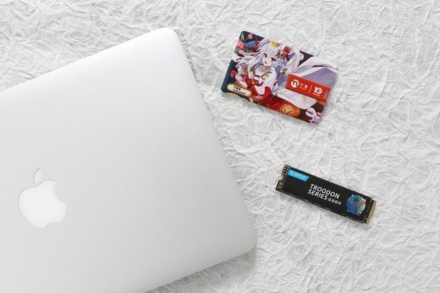 中国|告别MacBook小容量,网友:中国技术让库克泪流满面,这操作香