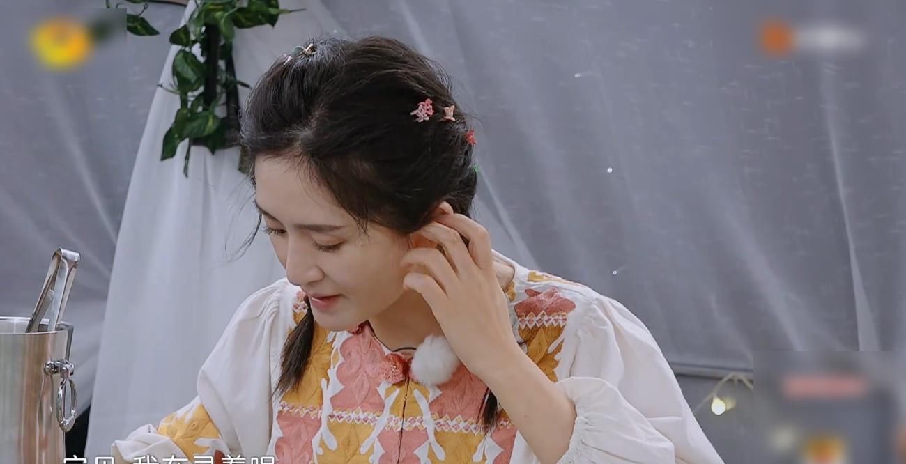  何炅|《妻4》谢娜现场连线，听到何炅称呼，有种感情叫“何炅谢娜”