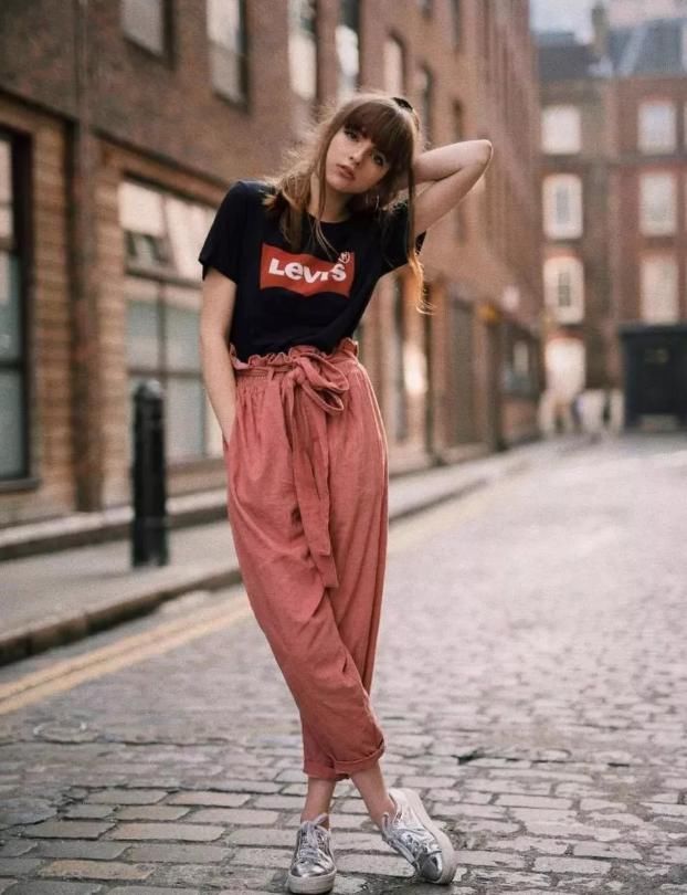  瘦显|来见识一下阔腿裤2.0升级版：显瘦显腿长，必备不后悔