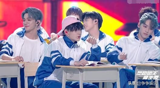  火箭少女|陈卓璇提问：R1SE男团为什么不叫202，张颜齐：我们不配