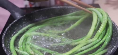  做法|麻酱豆角，做法简单，夏天必备凉菜