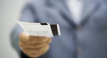 机票|一张回国机票炒到18万！＂能成功回国就好了...＂已成立专案组