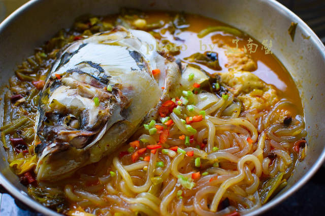  老妈|老妈炖了一锅鱼头，全家人都说好吃，最后连汤汁都喝光了