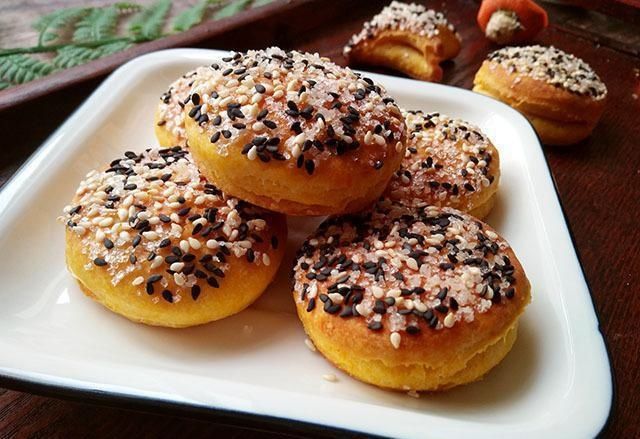 面粉|入秋,这菜正实惠的时候,9毛一斤,和点面粉做酥饼,吃起来特香