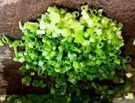  我家|烙饼用热水还是冷水？教你做法，烙饼放凉也不硬，我家隔三差五做