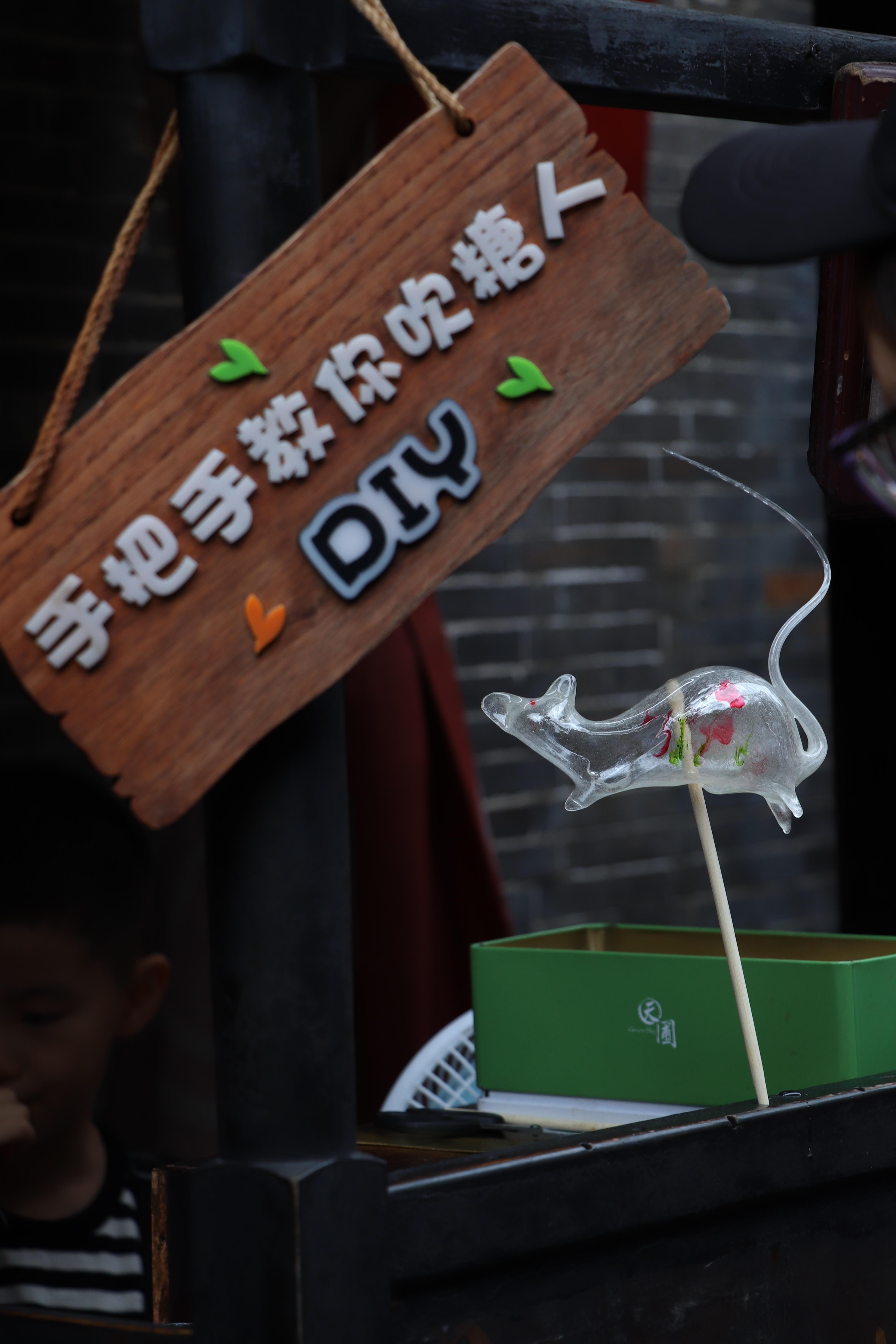 商场里|美食打卡攻略!每一个美食聚集地,都种满了成都人