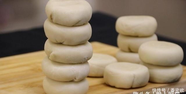 外皮|在家不出门,教你红薯饼的新做法,外皮酥的掉渣,看到它口水直流