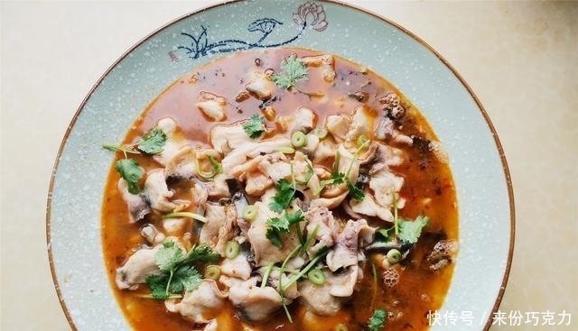 简单|家常酸菜鱼的做法,简单容易学,味道和餐馆一样好,鱼肉鲜嫩酸爽