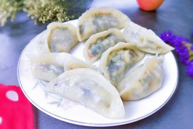  芹菜|这菜用来包饺子特鲜香，比芹菜鲜嫩，比茴香更香，再不吃就等明年