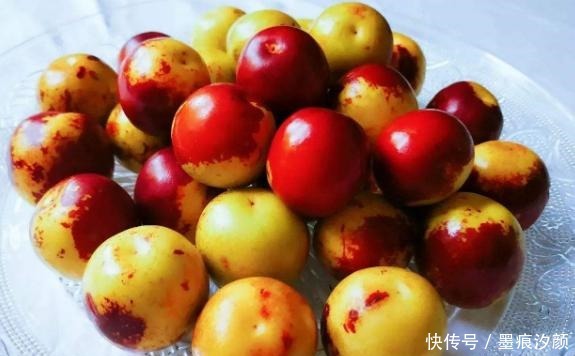 买到|鲜枣大量上市,买枣时,选红的还是选大的牢记3点,买到甜脆枣