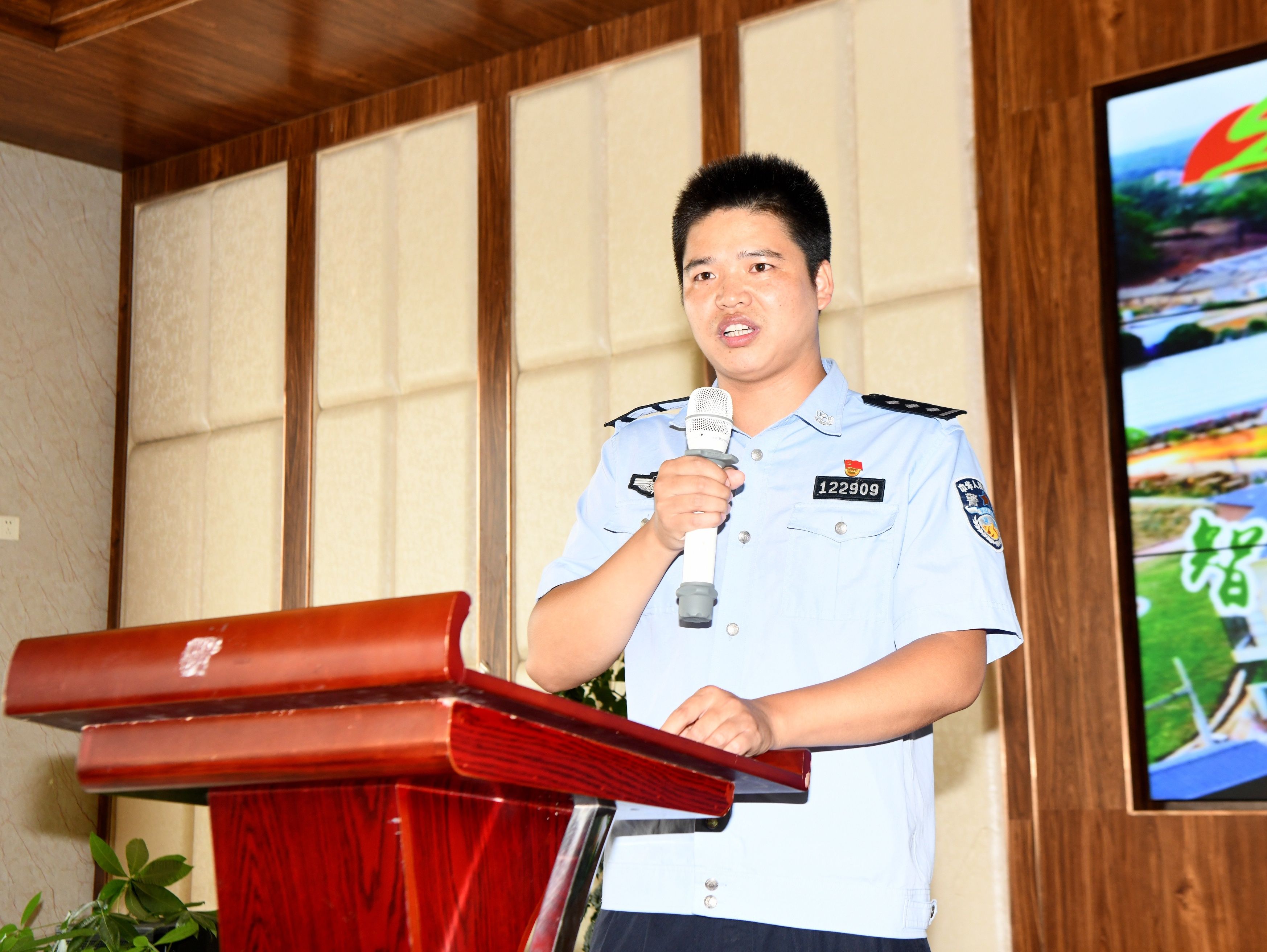 别人|“走过最长最远的路，就是别人的套路”