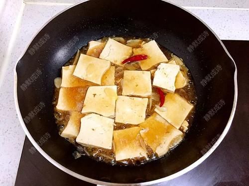豆腐|北豆腐这样烧，滑嫩不失筋道，有了它，连麻婆豆腐都不爱了