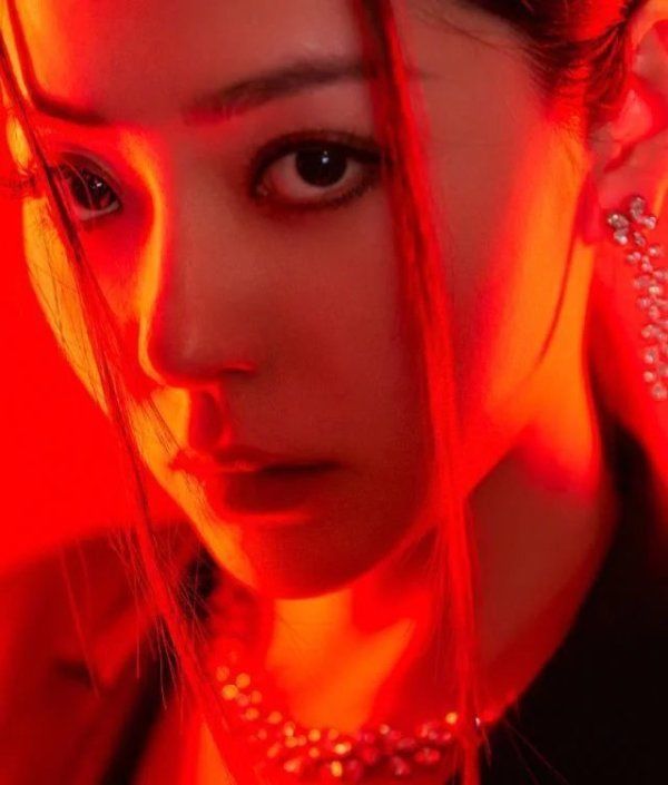  亮相|张靓颖突破亮相说唱综艺，被赞衣品大变好看，素颜也美丽