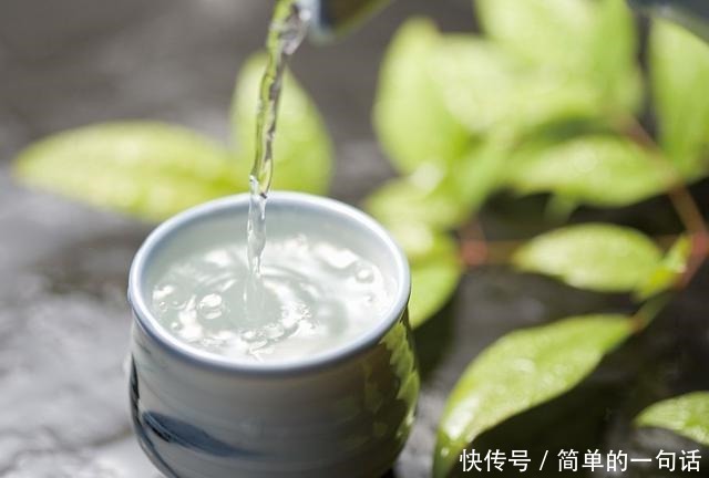 牌子|白酒瓶上若有这“3个特点”,不管啥牌子,基本是假酒或勾兑酒!