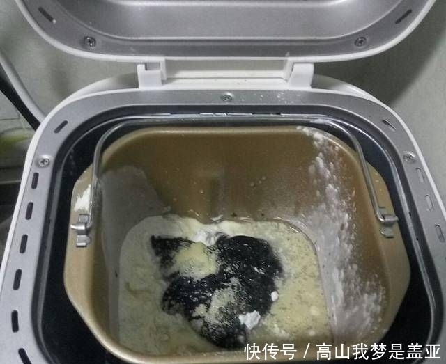 黑芝麻酱|黑芝麻双色馒头,又甜又软,5顿饭还不够!