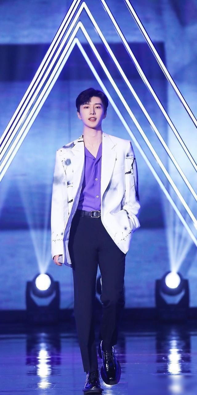  选秀|明年四大平台选秀出男团，400人勇闯娱乐圈，揠苗助长制造顶流