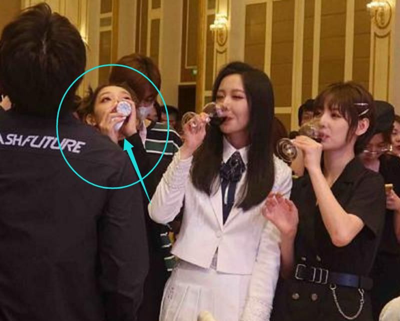  独特|《创3》庆功宴上，大家都在喝洋酒，唯独希林最独特