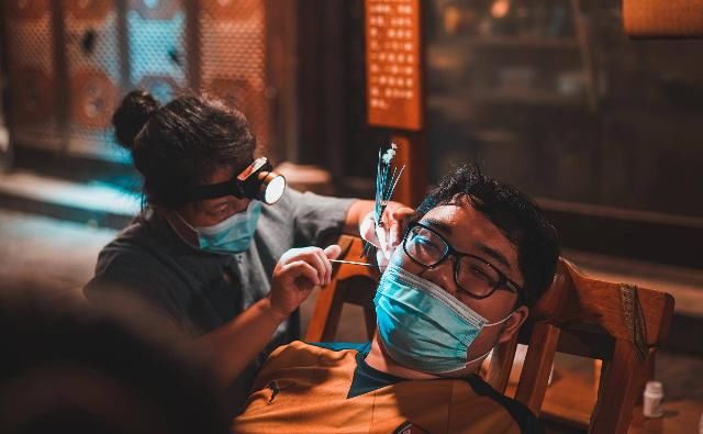  寻味|寻味成都 | 一座来了就不想走的城，一台开了就不想下的车