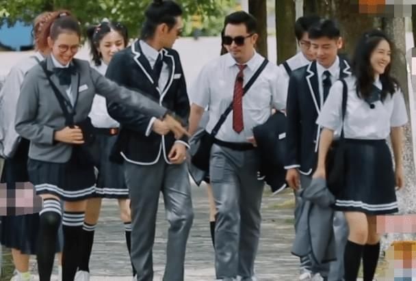  生气|《妻旅4》女嘉宾手拉手逛校园，吉娜不肯，终于在节目中生气了！