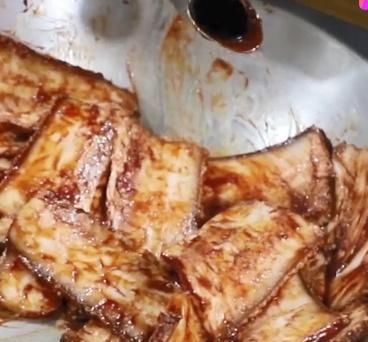 学会|家有贵宾怎能少这道菜芽菜扣肉,学会这样做,肥而不腻