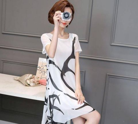  连衣裙|夏季里女人都喜欢穿这样轻薄飘逸的连衣裙，清爽时尚显柔美气息