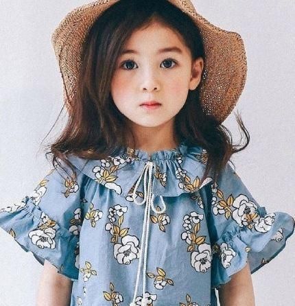 爸爸|爸爸穿“工作装”参加家长会, 惹其他家长围攻: 孩子的脸往哪放?