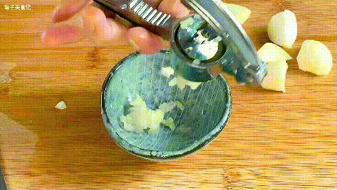  特色菜|这道特色菜九层塔炒肉末，简单易做，口感香辣，开胃下饭适合夏天