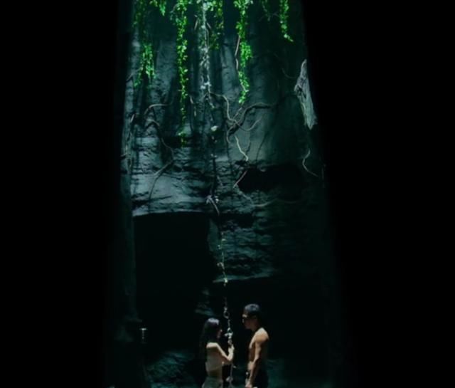 顾正良|漂亮女警官洛凝与罪犯顾正良掉进荒野深洞《七天》她们的生死之恋