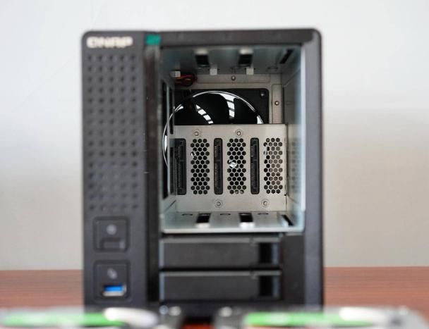 网络|小白入坑网络服务器：五盘位威联通TS-551体验