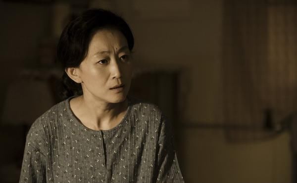  陈道明|“女版陈道明”，曾被嫌弃长相，56岁未婚只因跟哥哥的一个约定！