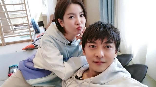  对比|李佳航内涵刘维？晒其黑历史对比近照颜值变化大，使对方被扒整容