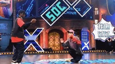  街舞|《街舞》王一博与布布battle，迅速学会小绝招，膝盖却承受不住了