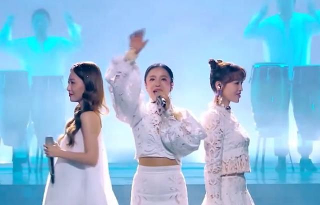  好看|《乘风破浪的姐姐》二公排名剧透：黄圣依组有点好看，像音乐剧！