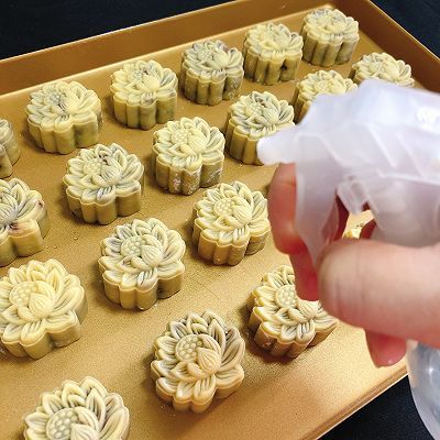 莲花|#入秋滋补正当时#榄仁豆沙莲花月