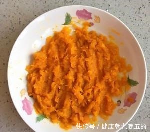 甜糯|快手简易南瓜饼,酥软甜糯,香味醇厚,分分钟搞定的一道早餐