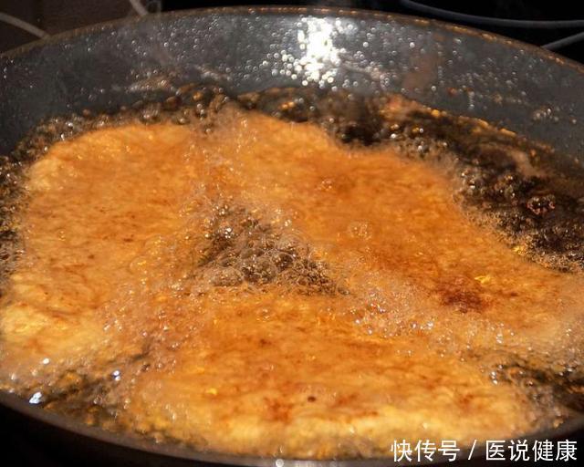 赶紧|警惕藏在厨房里的“致癌物”,高温都杀不死,看完赶紧扔掉