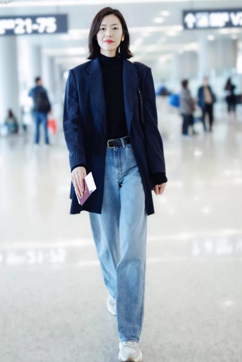 好看|今秋西装外套火了,这么穿好看又高级,时髦炸了