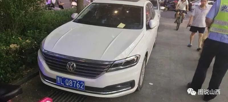 乱停乱放|临汾夜间停车开始重点整治