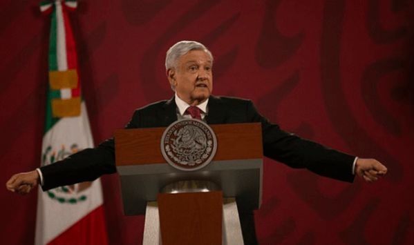  冲锋枪|全球最高调毒贩，拍视频炫冲锋枪装甲车，网友：混成军阀